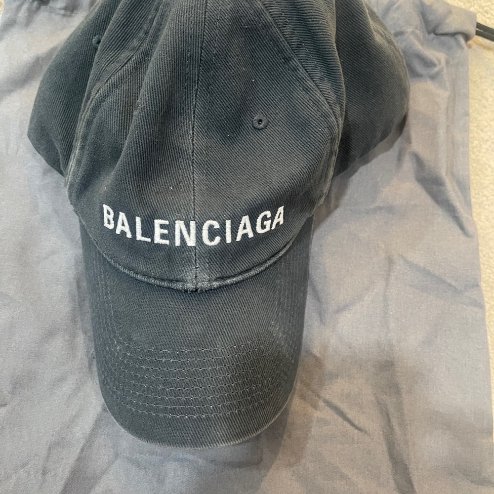 Balenciaga Hat - Picture 7 of 7